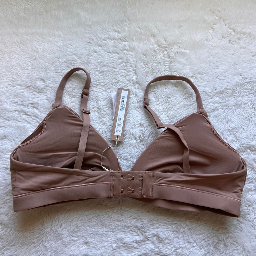 Skims Fits Everybody Mastectomy Triangle Bralette Sienna TR-TRI-5790W Small NWT - Picture 4 of 12